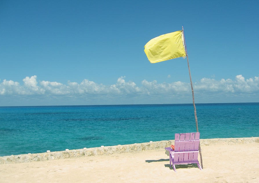 Yellow Beach Flag - Extra Caution